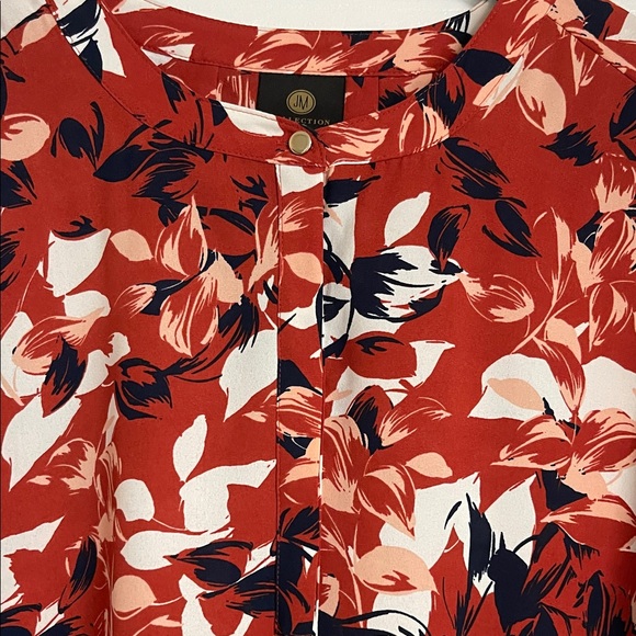 JM Collection Red Floral Blouse Size L - Picture 3 of 9